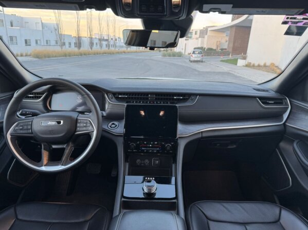 Jeep Grand Cherokee  Limited Lujo   5 Pasaj  V6  Aut 4x2 2024