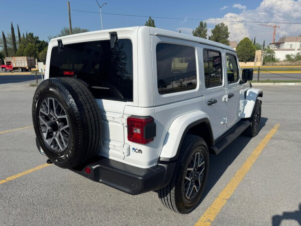 Jeep Wrangler 2.0T Unlimited Sahara 4X4 2024