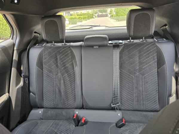 Peugeot 2008 1.2 turbo, Tela,  Aut. GT 2025