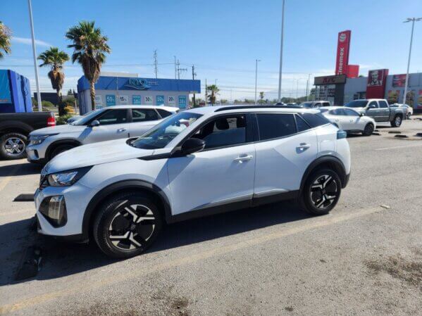 Peugeot 2008 Allure  1.2 turbo, Tela,  Aut.  2024